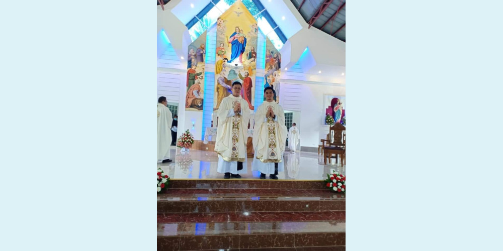 Felmar Binangbang and Ar-Jay Byron, after their priestly ordination on 20/09/2020