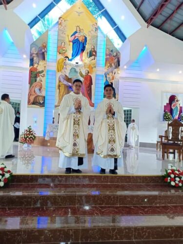 Felmar Binangbang and Ar-Jay Byron, after their priestly ordination on 20/09/2020