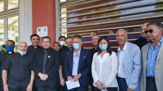 Il giorno 7 Luglio 2020 c'è stata la dedicazione della stazione di Pianura a don Giustino Russolillo
On Juy 7, 2020 the train station of Pianura has been dedicated to Fr. Justin Russolillo
