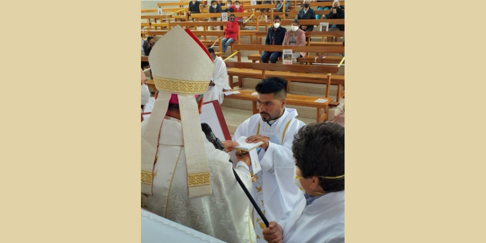 Luis Felipe Lanon Angamarca, dell'Ecuador, viene ordinato sacerdote in Brasile dove ha svolto la sua formazione. 17 Ottobre 2020