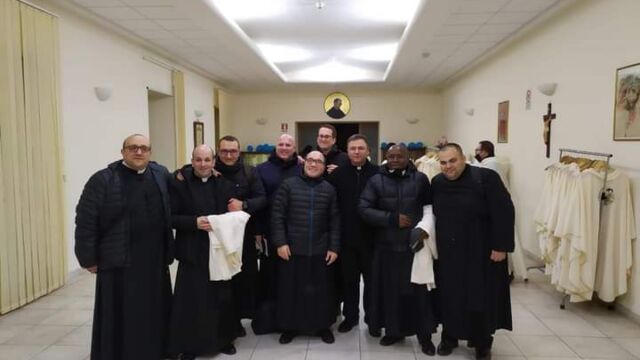 Giovani professi dell a Provincia Italiana dei Vocazionisti con padre Salvartore Musella per il 130mo anniversario della nascita di don Giustino. 18 Gennaio 2021