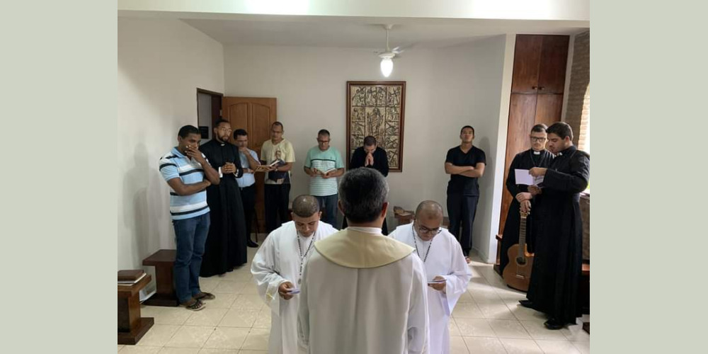 Ingresso in Noviziato di Winner de Oliveira Alves e di Márcio Henrique Cerqueira de Abreu. Salvador, Bahia, Brasil, 7 febbraio 2021. - - Entry into the Novitiate of Winner de Oliveira Alves and Márcio Henrique Cerqueira de Abreu. - - Ingresso no Noviciado do Winner de Oliveira Alves e Márcio Henrique Cerqueira de Abreu. Salvador, Bahia, Brasil, 7 de fevereiro de 2021.