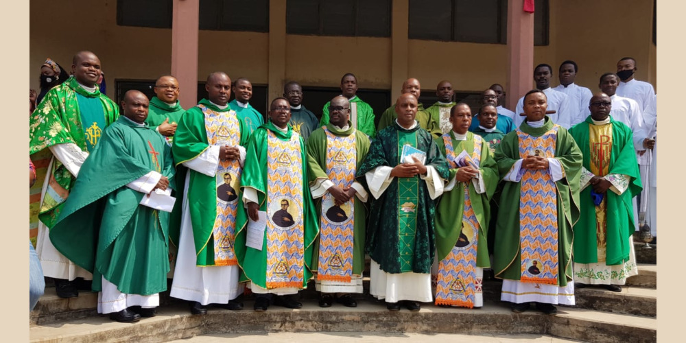 The new Delegation Council starts its administration on January 18, 2021. Fr. Cornelius Ibeh presided the celebration of installation of new delegate Fr. Lawrence Ogundipe, SDV (front line center) with new delegartion councillors fr. Victor Eke, Fr. Benedict Oguh and last term delegate fr. Ndukuba with fr. Ezeani and fr. Anyanwu.