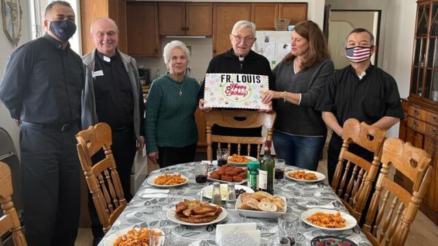 Padre Ludovico Caputo celebra i suoi 80 anni con confratelli e amici. Florham Park, NJ (USA), 3 marzo 2021