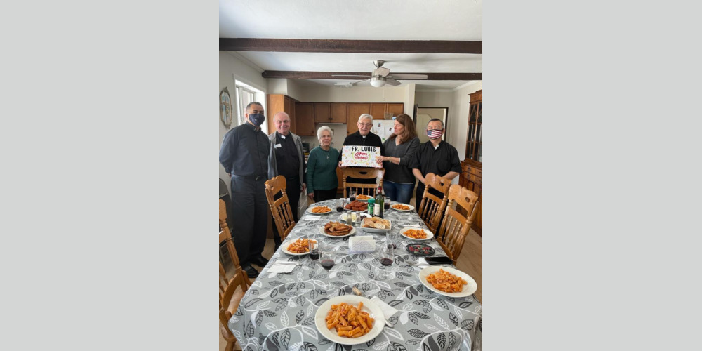 Padre Ludovico Caputo celebra i suoi 80 anni con confratelli e amici. Florham Park, NJ (USA), 3 marzo 2021