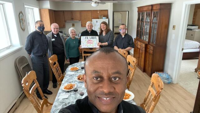 Padre Ludovico Caputo celebra i suoi 80 anni con confratelli e amici. Florham Park, NJ (USA), 3 marzo 2021