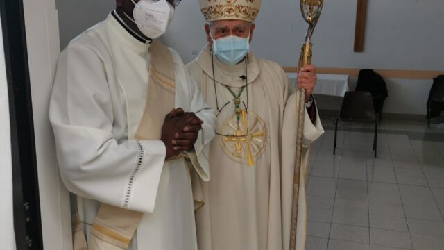 Ordinazione sacerdotale di padre Daniel Monanyi Onsarigo, SDV . Roma, 18/3/2021 ENGLISH: Priestly ordination of Father Daniel Monanyi Onsarigo, SDV. Rome, 18/3/2021
ESPANOL: Ordenación sacerdotal del padre Daniel Monanyi Onsarigo, SDV. Roma, 18/3/2021
PORTUGUES: Ordenação sacerdotal do Padre Daniel Monanyi Onsarigo, SDV. Roma, 18/03/2021 com Padre Palmieri e Padre Mathew.
FRANCAIS: Ordination sacerdotale du Père Daniel Monanyi Onsarigo, SDV. Rome, 18/3/2021