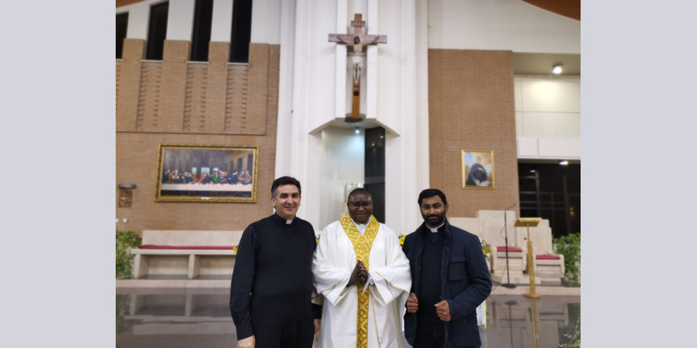Ordinazione sacerdotale di padre Daniel Monanyi Onsarigo, SDV . Roma, 18/3/2021 con don Palmieri e don Mathew. ENGLISH: Priestly ordination of Father Daniel Monanyi Onsarigo, SDV. Rome, 18/3/2021 with Father Palmieri and Father Mathew. ESPANOL: Ordenación sacerdotal del padre Daniel Monanyi Onsarigo, SDV. Roma, 18/3/2021 con el padre Palmieri y el padre Mathew. PORTUGUES: Ordenação sacerdotal do Padre Daniel Monanyi Onsarigo, SDV. Roma, 18/03/2021 com Padre Palmieri e Padre Mathew