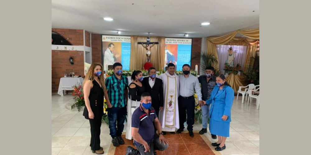 Ordenación sacerdotal de padre Dubian Yarce Molina, SDV, Pereira, 10 de abril de 2021.
Ordinazione sacerdotale di padre Dubian Yarce Molina, SDV. Pereira, Colombia 10/4/2021. Priestly ordination of fr. Dubian Yarce Molina, Pereira, April 10, 2021. Ordenação sacerdotal de pe. Dubian Yarce Molina, Pereira, 10 de abril de 2021.