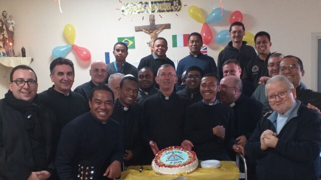 La comunità del Vocazionario di Pianura, casamadre dei Vocazionisti, in festa per la celebrazione di chiusura del primo centenario di fondazione della famiglia vocazionista. 15/10/2021.