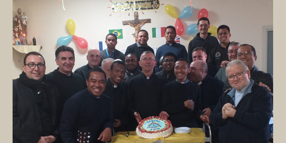 La comunità del Vocazionario di Pianura, casamadre dei Vocazionisti, in festa per la celebrazione di chiusura del primo centenario di fondazione della famiglia vocazionista. 15/10/2021.